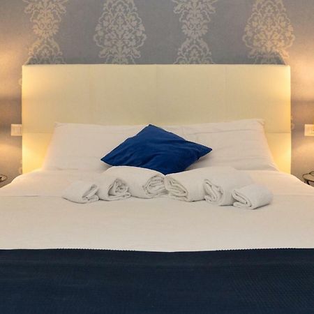 B&B Depretis19 Napoli Bagian luar foto