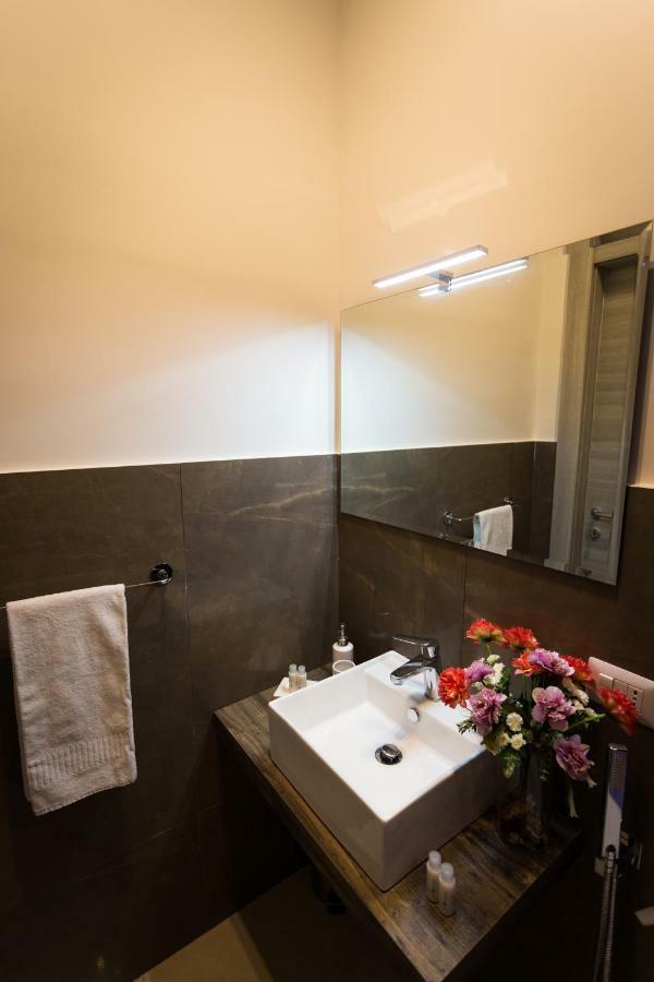 B&B Depretis19 Napoli Bagian luar foto