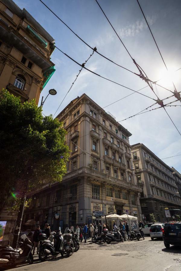 B&B Depretis19 Napoli Bagian luar foto