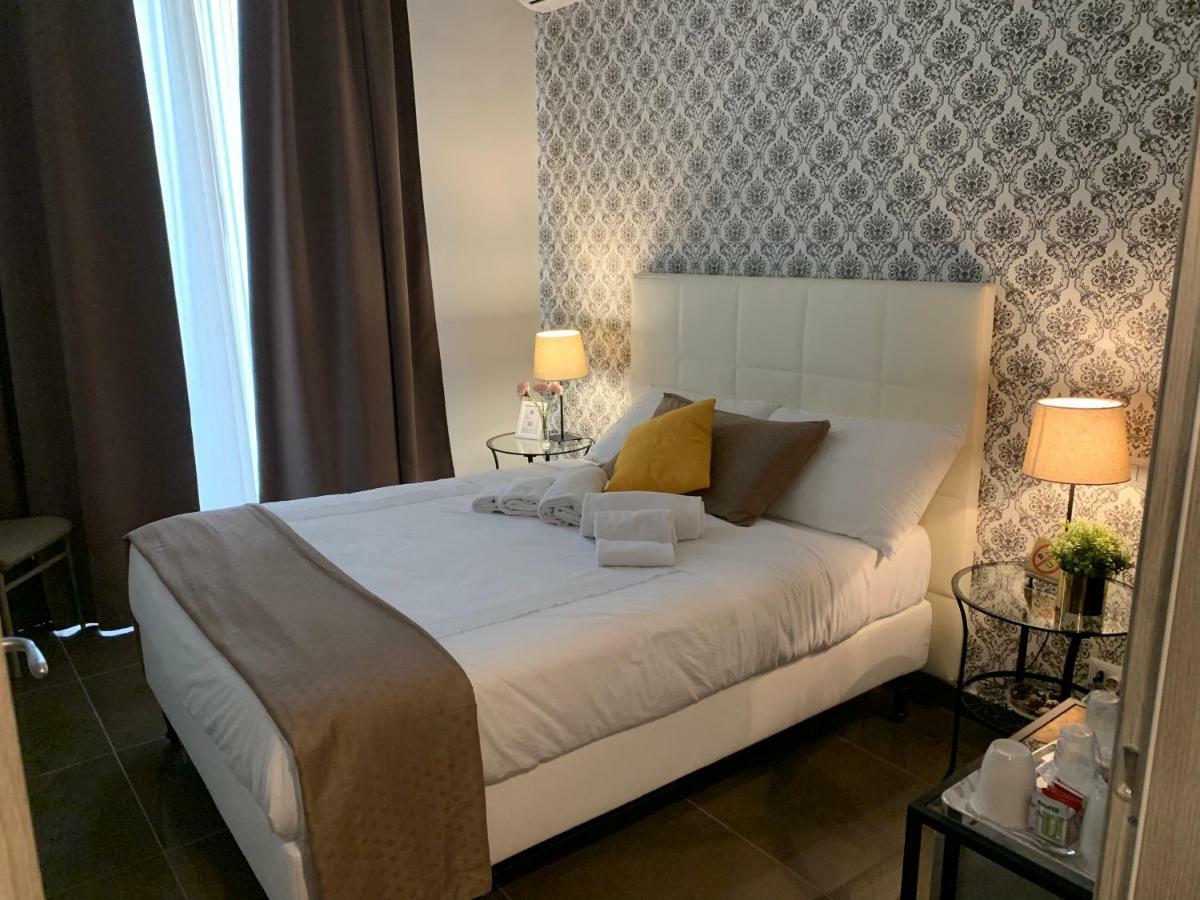 B&B Depretis19 Napoli Bagian luar foto