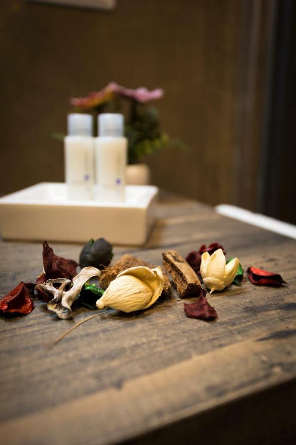 B&B Depretis19 Napoli Bagian luar foto